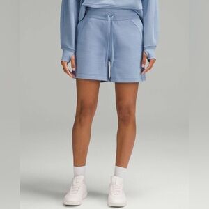 Lululemon Scuba High-Rise Short 5" Blue Willow, Size 6, NWT